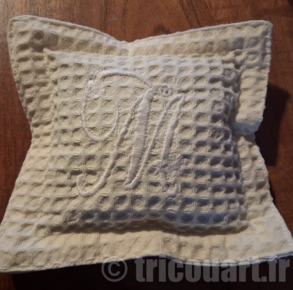 coussin lavande broderie machine