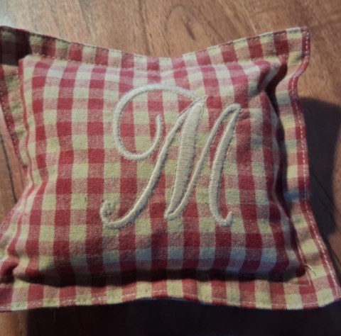 coussin de lavande brodé